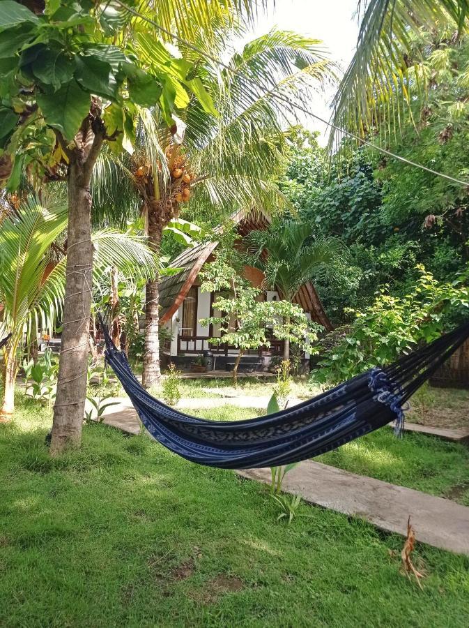 Follow The Rabbit Bungalow Gili Islands Exterior photo