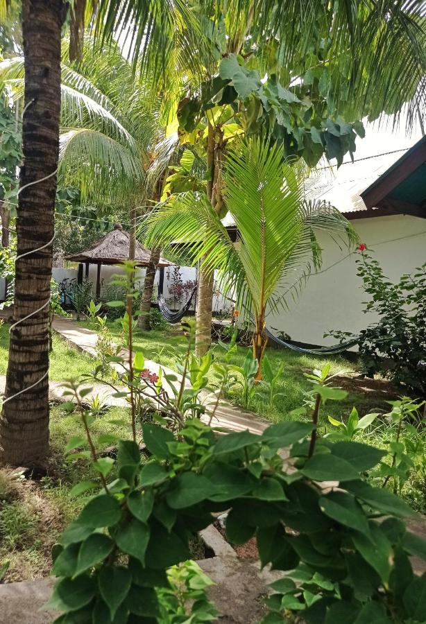 Follow The Rabbit Bungalow Gili Islands Exterior photo