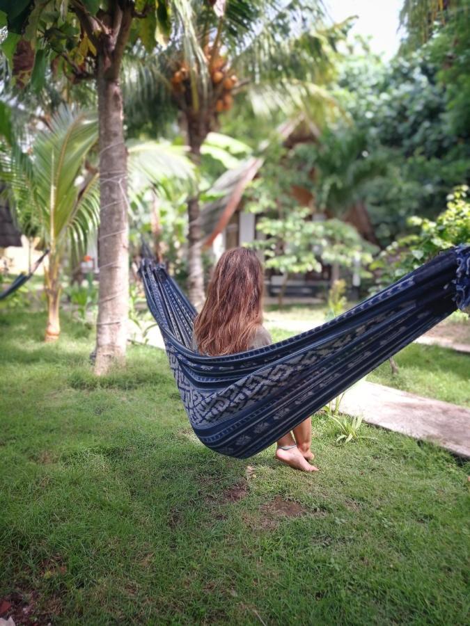 Follow The Rabbit Bungalow Gili Islands Exterior photo