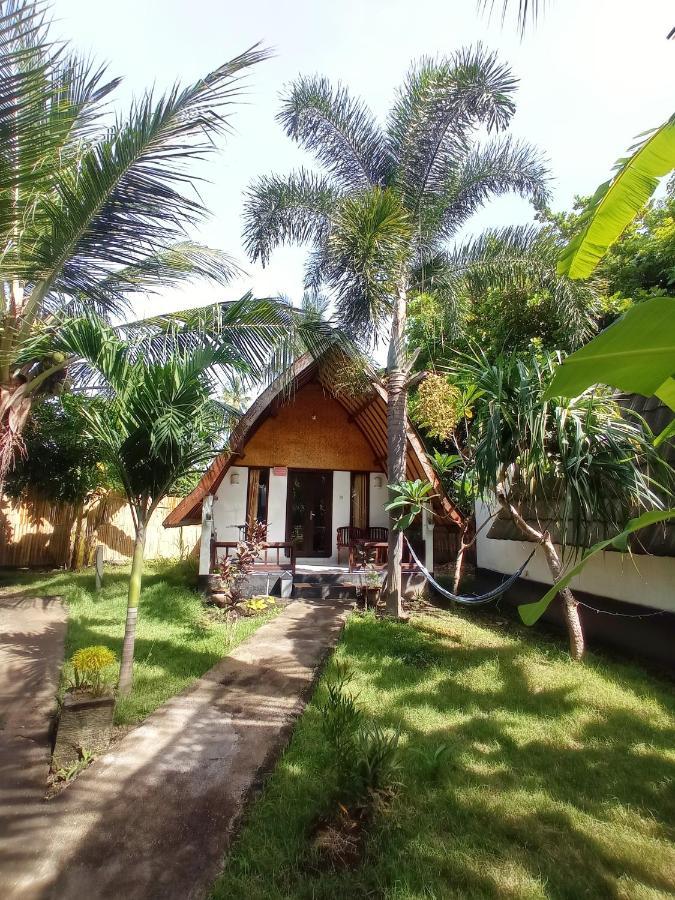Follow The Rabbit Bungalow Gili Islands Exterior photo